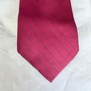 The Custom Shop Men's Red Navy Diagonal Stripe Silk Tie Classic